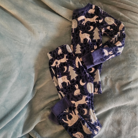 Cat & Jack Blue Animal Print Pajama Set - Picture 2 of 11